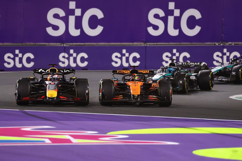 Max Verstappen, Red Bull Racing, Oscar Piastri, McLaren