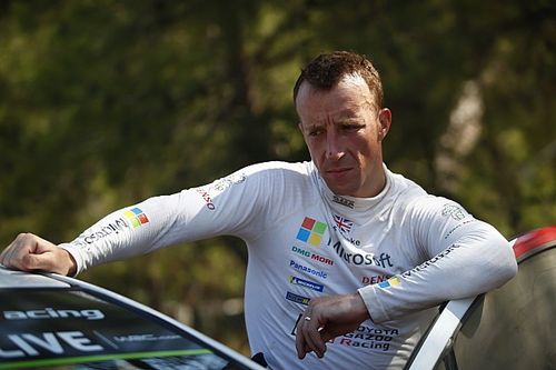 Meeke aventaja a Latvala para seguir en Toyota