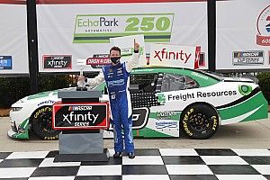 Allmendinger gana su primera carrera en óvalo en NASCAR