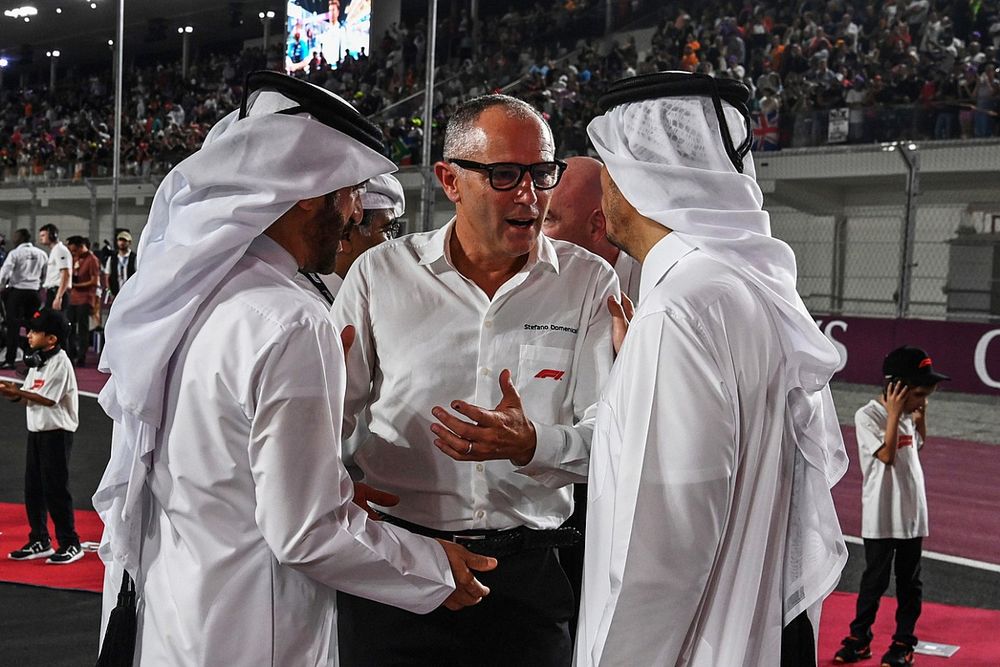 Mohammed bin Sulayem, Presidente de la FIA, Stefano Domenicali, Director General de la Fórmula 1