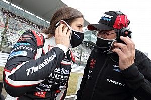 タチアナカルデロン直筆サイン入り2Lサイズ写真…Tatiana Calderón 66-gradient-racing-ford-mustan.jpg