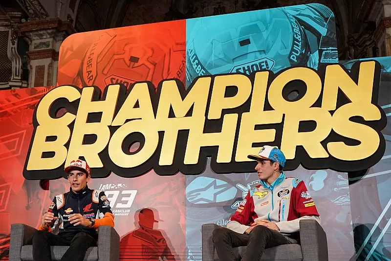 Marc M&aacute;rquez y su hermano &Aacute;lex celebran sus t&iacute;tulos de campeones 2019 en Cervera