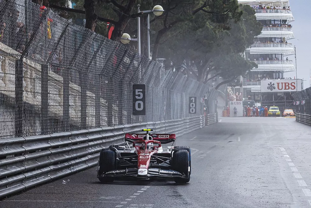 Zhou Guanyu, Alfa Romeo C42