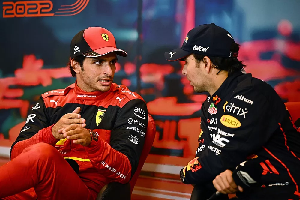Carlos Sainz, Ferrari, Sergio Perez, Red Bull Racing