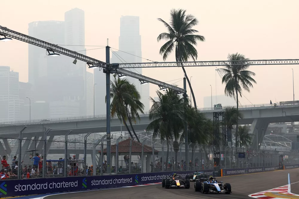 Lance Stroll, Aston Martin Racing, Isack Hadjar, Red Bull Racing, Carlos Sainz, Williams