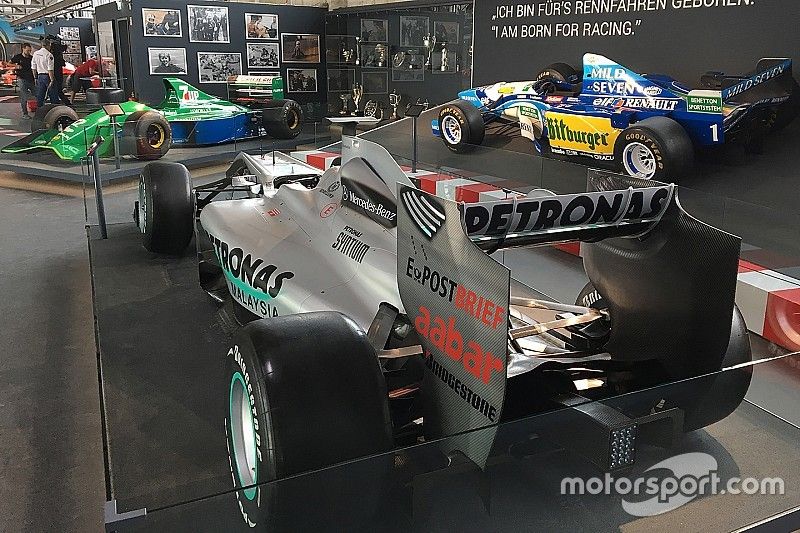 Varios F1 de Michael Schumacher F1, expuestos