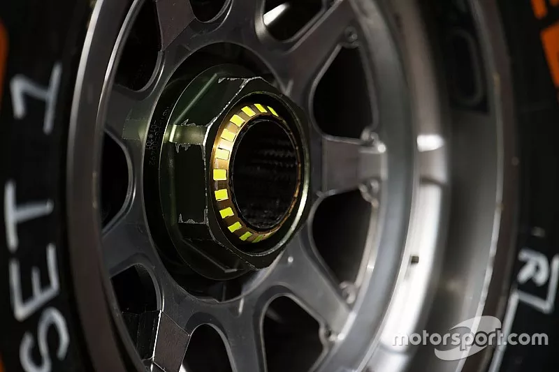 Pirelli tyre and wheel nut