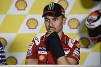 Lorenzo pospone hasta el sábado su decisión de correr en Sepang