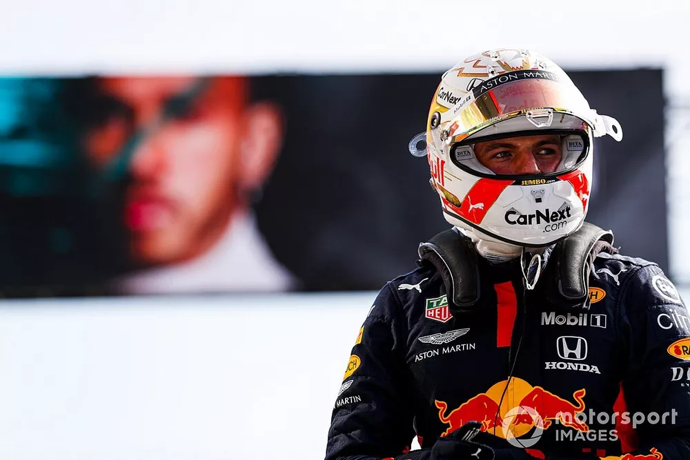 Max Verstappen, Red Bull Racing, nel Parc Ferme dopo la qualifica