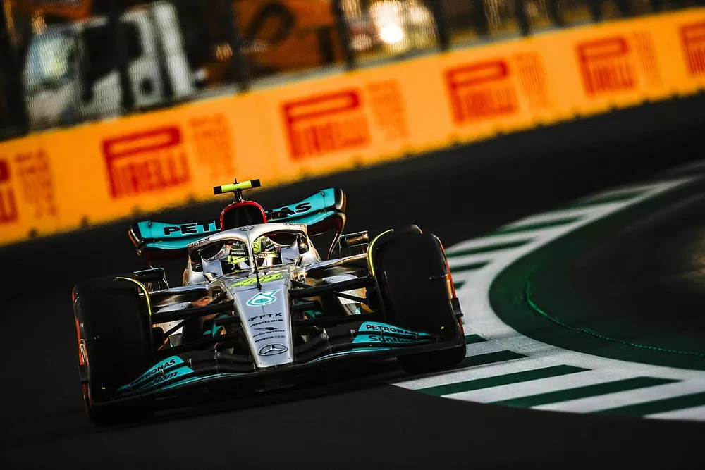 Lewis Hamilton, Mercedes W13
