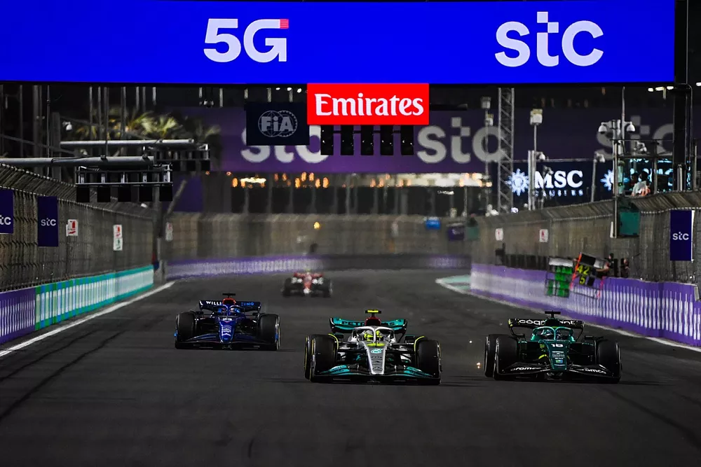 Lewis Hamilton, Mercedes W13, Lance Stroll, Aston Martin AMR22, Alex Albon, Williams FW44