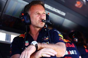 Horner: "Solo Mercedes y Williams saben qué acordaron por Vowles"