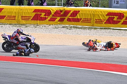 Bradl cree que M&aacute;rquez se "sobreestim&oacute;" en su accidente de Portimao