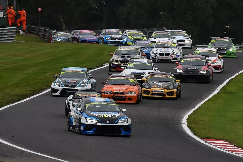 swift leads the start