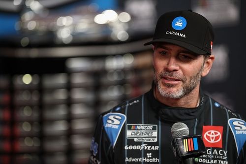 Jimmie Johnson pilotar&aacute; un coche biplaza en la Indy 500 con Tom Brady