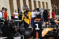 Pole de Piastri en Bahrein F1 sobre Russell; descalabro de Norris