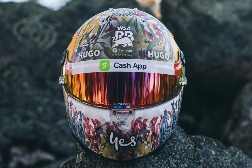 El casco de Daniel Ricciardo, RB, para el GP de Australia 2024