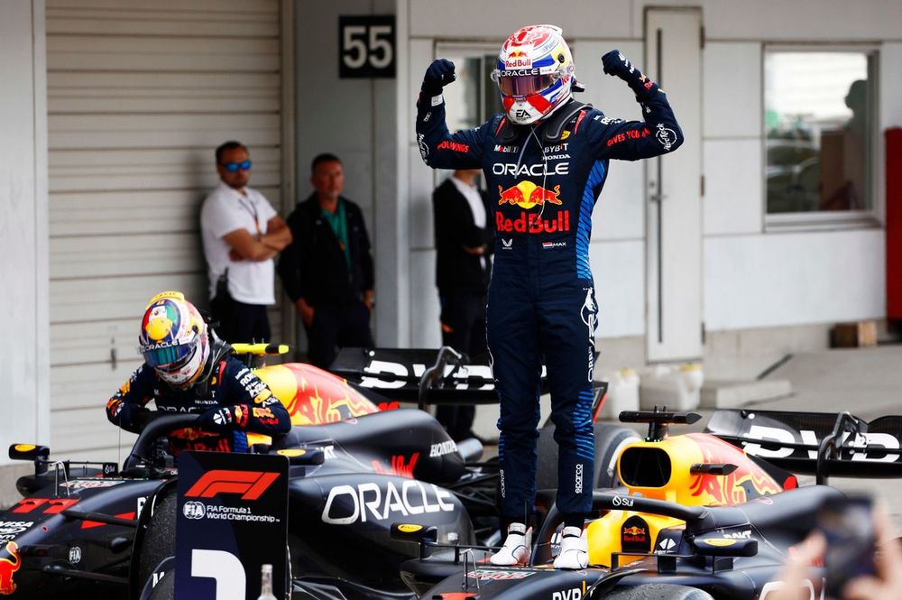レッドブルホンダ M.フェルスタッペン 日本GP優勝World Champion レッドブルのフェルスタッペン、F1日本GPで“ハットトリック”優勝