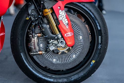 Descubrimos por qu&eacute; un disco puede cambiar la confianza en una moto