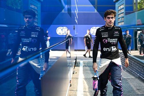 A 20 milliós szponzorpénz ellenére elküldik az F1-es pilótát! - sajtóhír