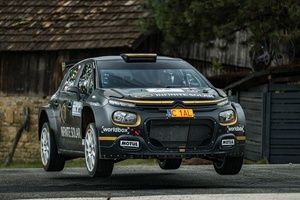 Brzeziński najlepszy po półmetku