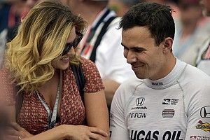 Wickens aguanta de pie seis meses despu&eacute;s de su terrible accidente