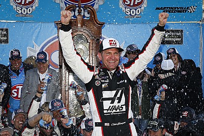 Grandfather Clock: Sejarah tentang trofi Martinsville