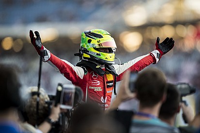 Wolff: "Mick Schumacher pode se tornar um dos grandes”