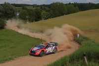 Neuville chce więcej start&oacute;w