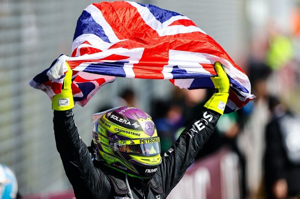 7度のF1王者ハミルトン、母国優勝！ 2年半ぶりの劇的Vに涙を禁じ