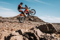 KTM va al asalto en la Pr&oacute;logo del Dakar y Canet hace podio en su debut
