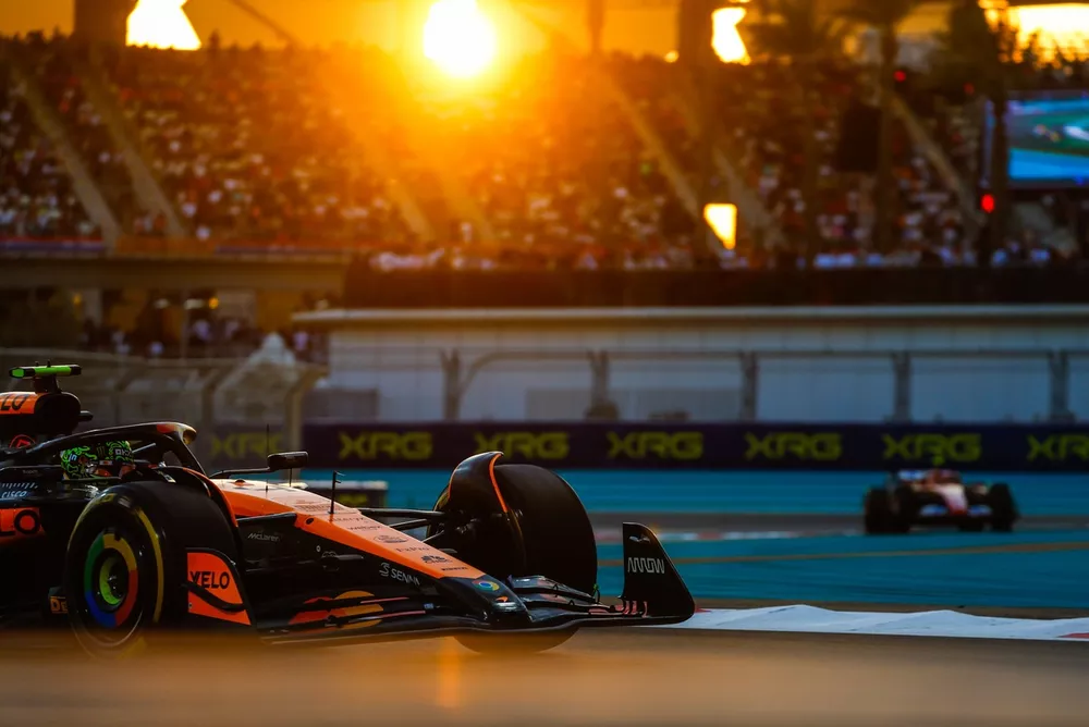 Lando Norris, McLaren MCL38, leads Carlos Sainz, Ferrari SF-24