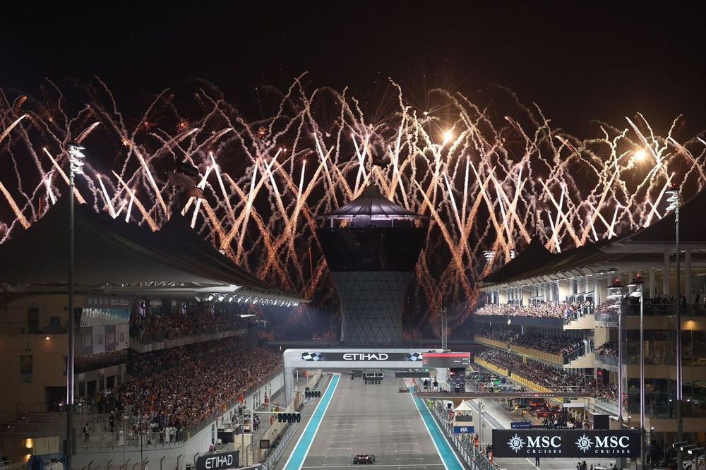 Fuegos artificiales al final de la carrera