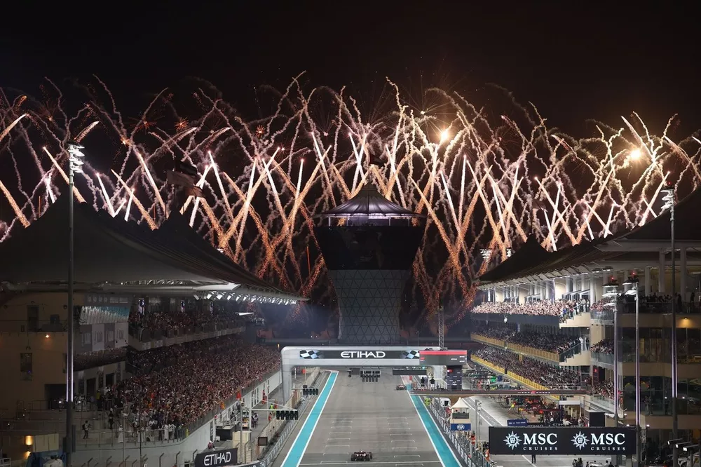 Fuegos artificiales al final de la carrera