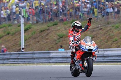 Ducati, Ciabatti conferma: "Lorenzo potrà svolgere i test di Valencia e Jerez 2018 con la Honda"