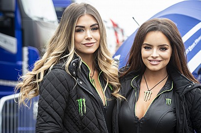 Fotogallery: la pioggia ha fermato la MotoGP a Silverstone, ma non le sue grid girl