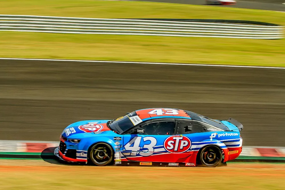 Carro de Gabriel Casagrande e Gui Backes