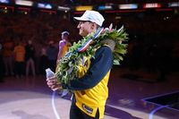 Vídeo: Palou, homenajeado en la NBA tras su victoria en la Indy 500