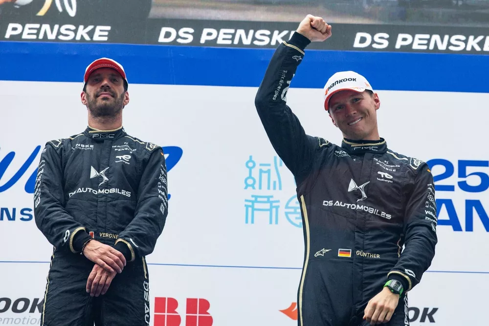 Podium: Race winner Maximilian Guenther, DS Penske, Jean-Eric Vergne, DS Penske