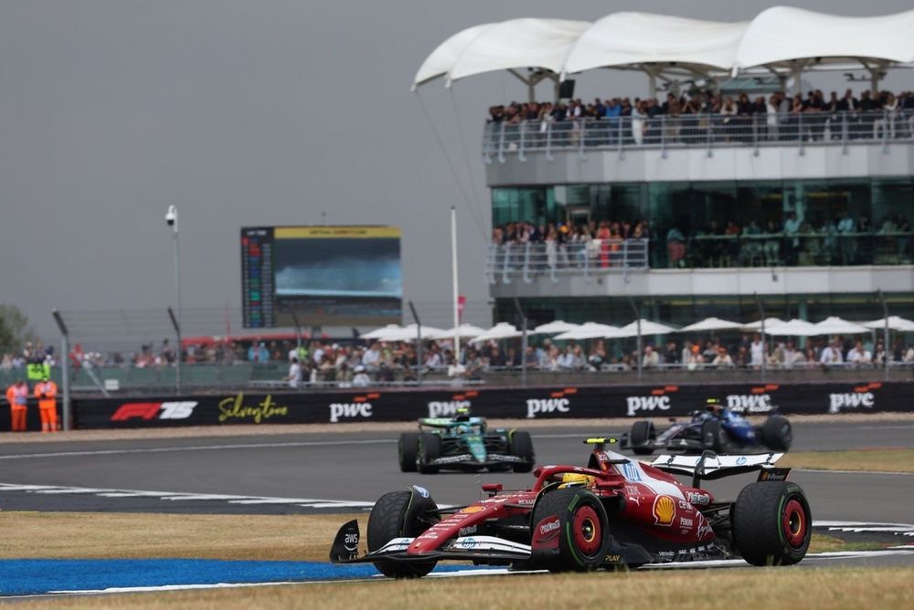 Lewis Hamilton, Ferrari, Fernando Alonso, Aston Martin Racing