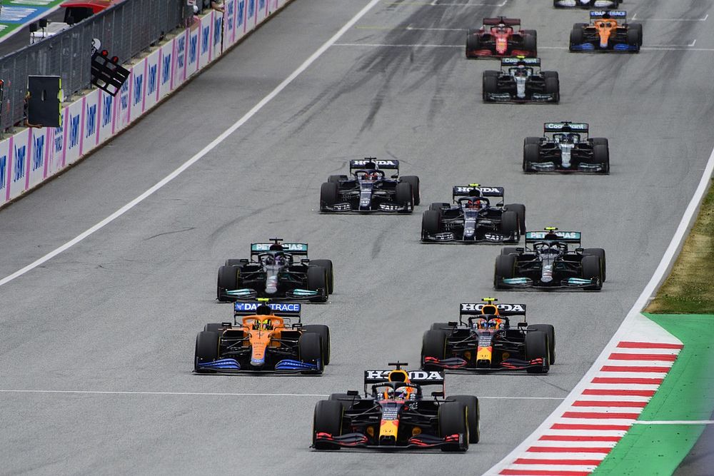 Max Verstappen, Red Bull Racing RB16B, Sergio Pérez, Red Bull Racing RB16B, Lewis Hamilton, Mercedes W12, Valtteri Bottas, Mercedes