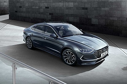 Hyundai Sonata оновила дизайн і стала більшою