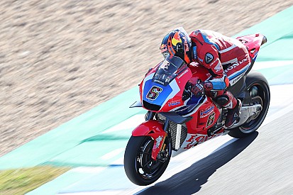 Bradl met Honda-wildcard in actie op Jerez