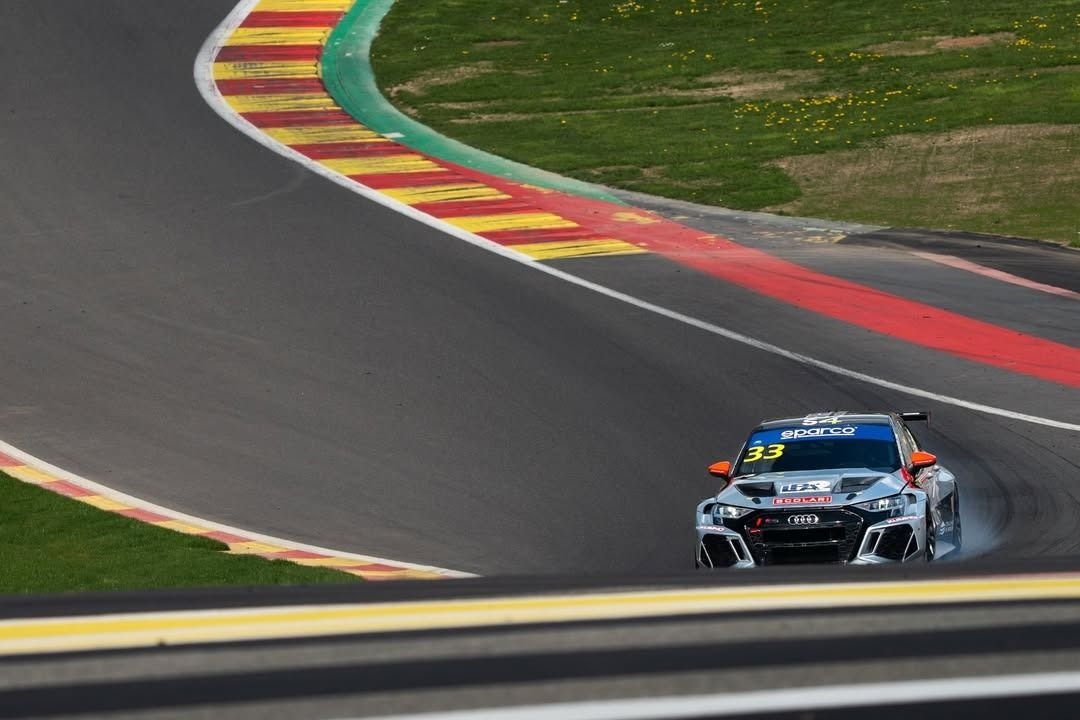 TCR European Endurance'da Türk rüzgarı: Gen-1'de Berk ve Umut, Gen-2'de Vedat ve Sinan zaferi!