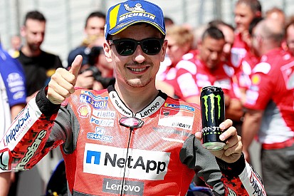 MotoGP Mugello: Lorenzo, Ducati'de ilk zaferini aldı! Marquez düştü!