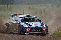 Neuville, frustrado porque sus rivales no evitaron el podio de Ogier