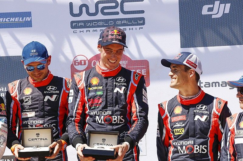 Ganador, Thierry Neuville, Nicolas Gilsoul, tercero, Dani Sordo, Hyundai Motorsport