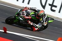 Sykes lidera la jornada del WorldSBK, que tuvo un recuerdo para Barcelona