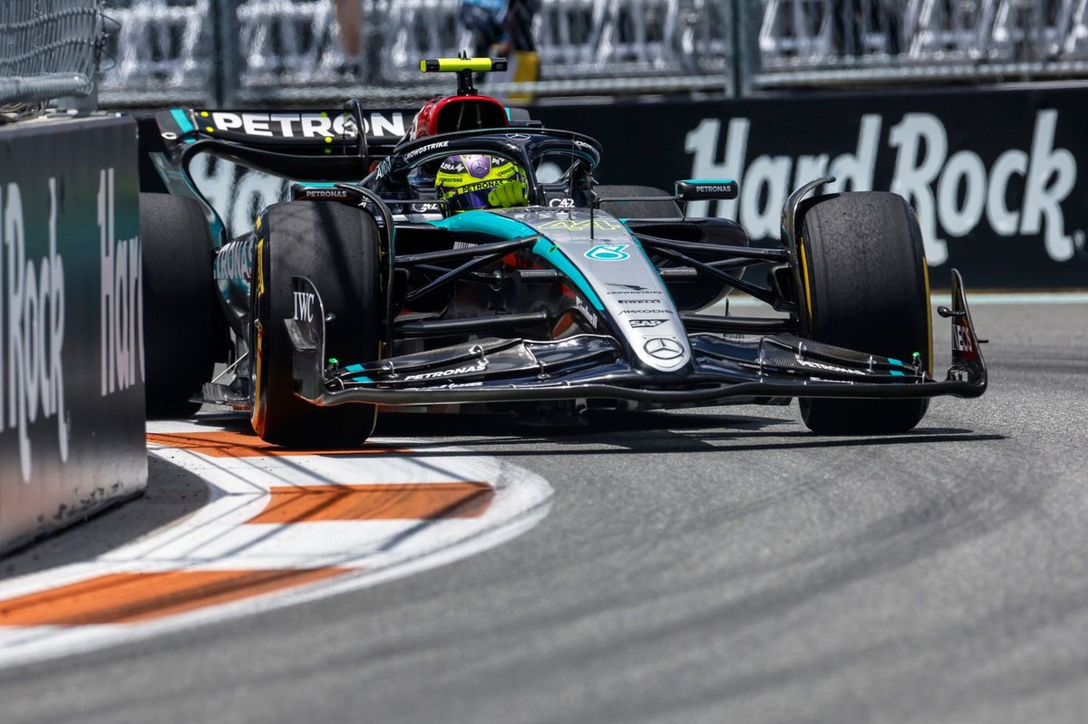 N*》様 早い者勝ち！F1 2024 メルセデス ハミルトン ラッセル 鈴鹿サー メルセデスF1が2024年型マシン『W15』を発表。ハミルトンの最終