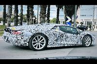 La nuova Lamborghini V12 ibrida sorpresa su strada a Lecce